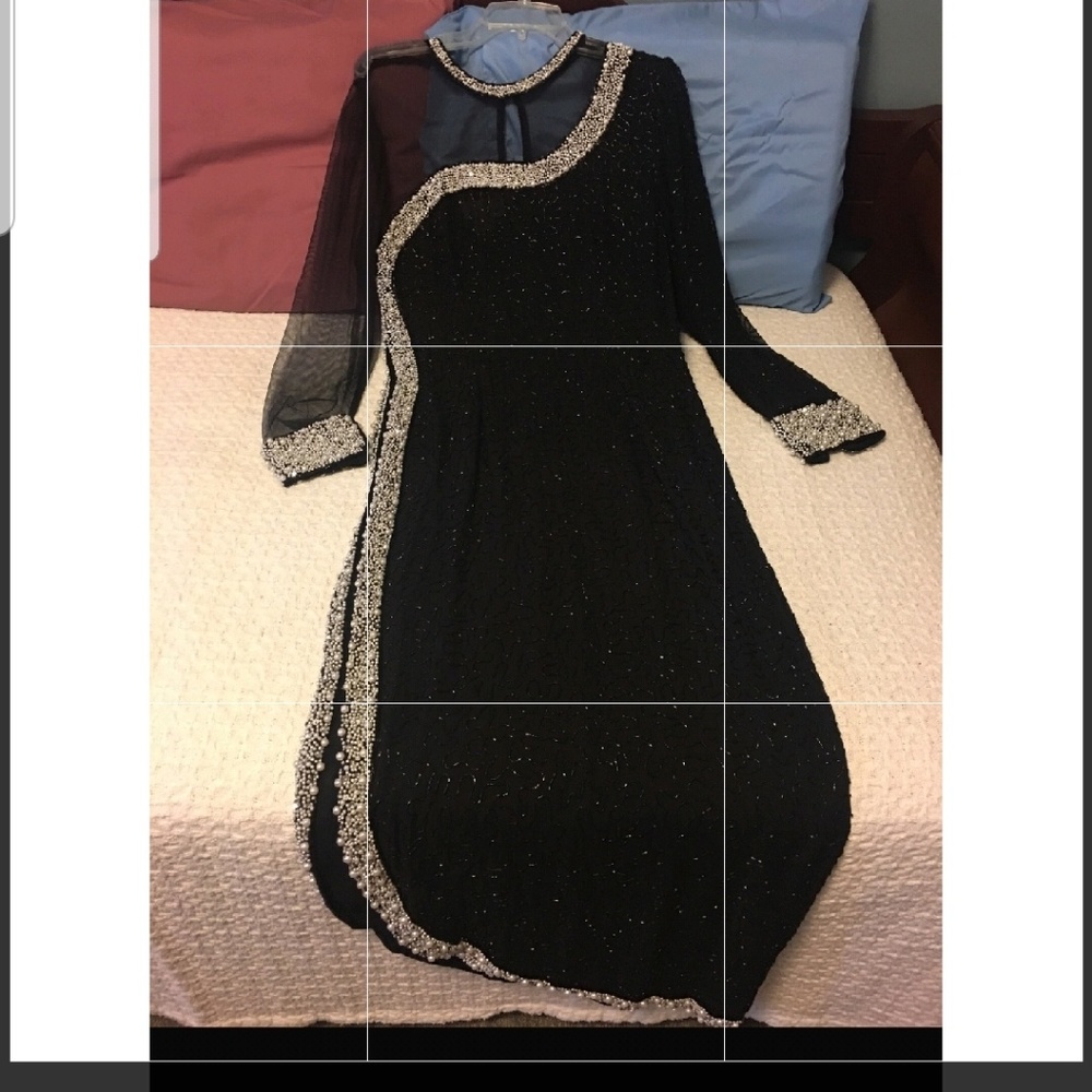 Dress - Picture 3 of 3